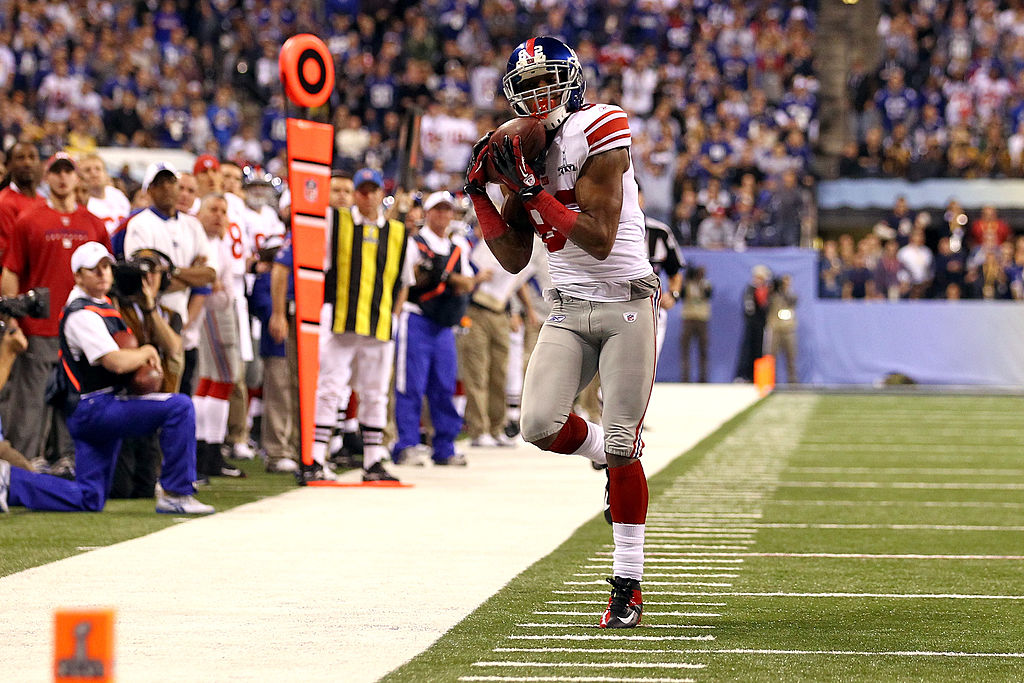 Mario Manningham of the New York Giants attempts to make a catch.