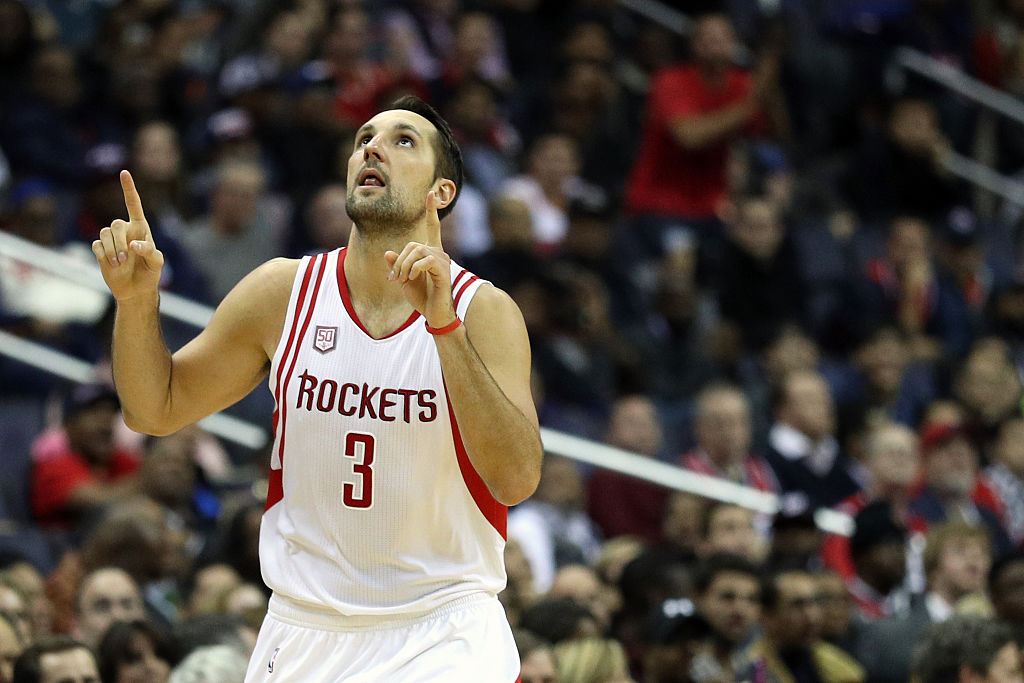 Ryan Anderson points up at the sky after scoring a three-pointer.