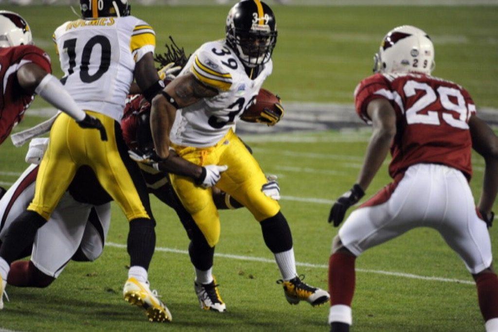 Willie Parker of the Pittsburgh Steelers carries the ball against the Arizona Cardinals.