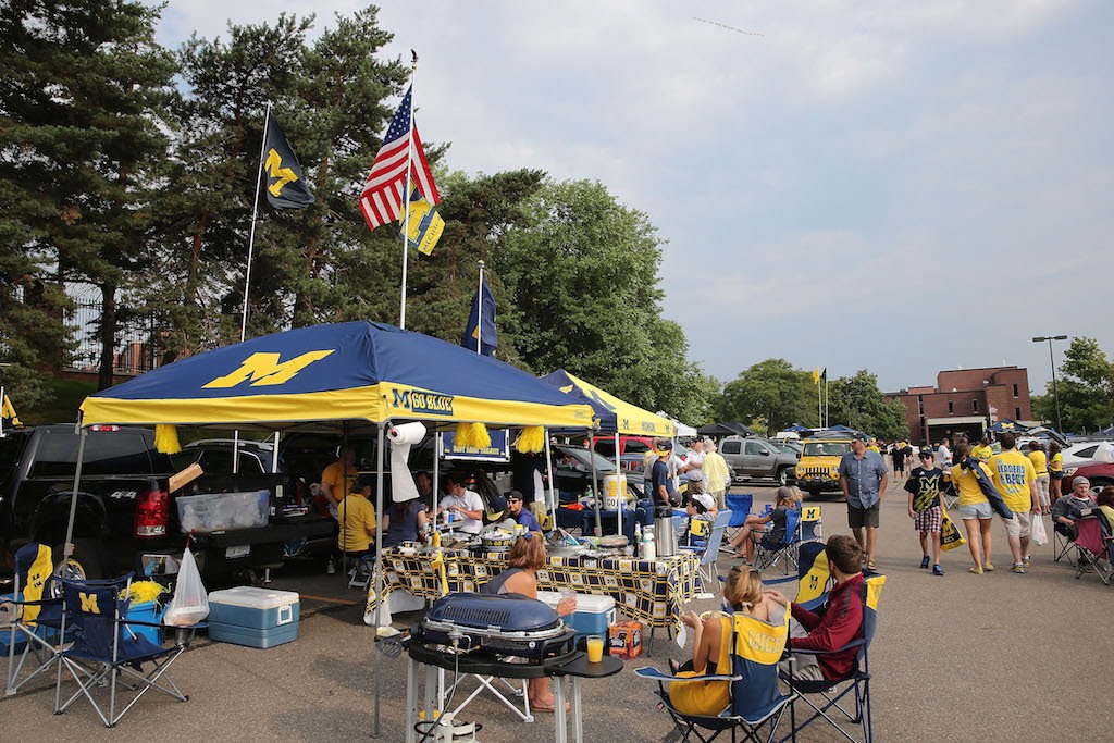 Michigan Wolverines fans know how to tailgate.