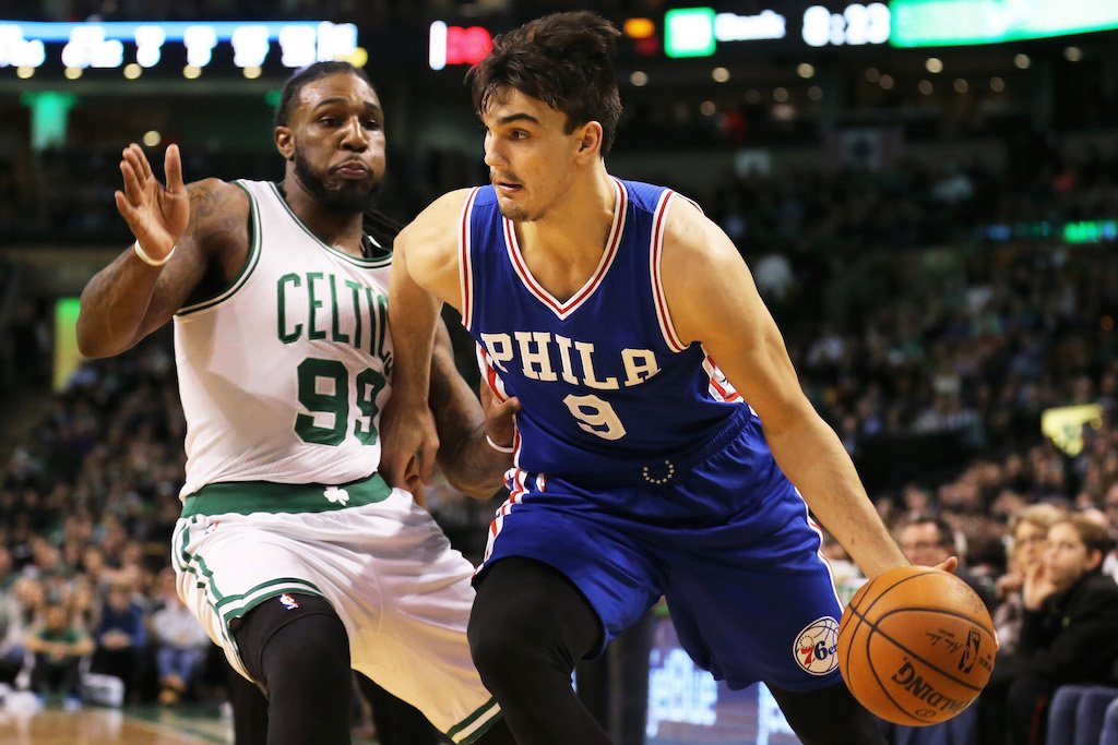 Dario Saric drives to the bucket.