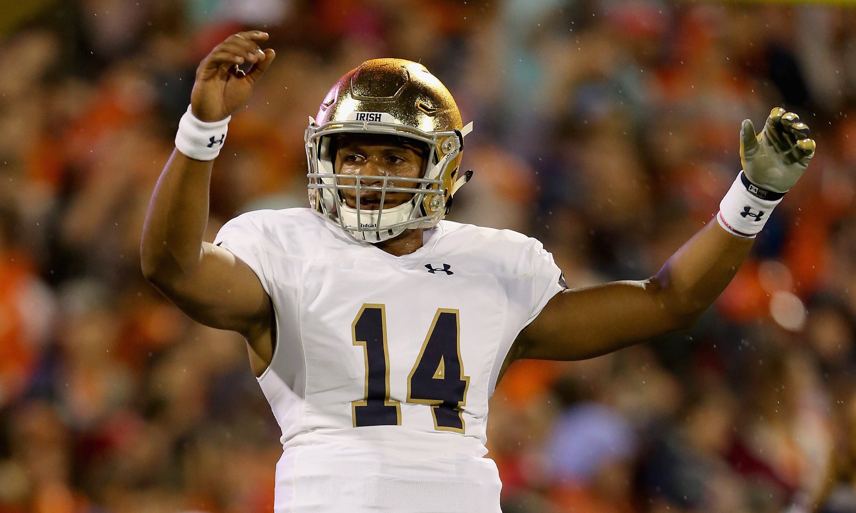 DeShone Kizer #14 of the Notre Dame Fighting Irish warms up prior to a game.