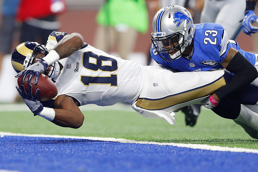 Kenny Britt of the Los Angeles Rams stretches out over the goal line for a touchdown.