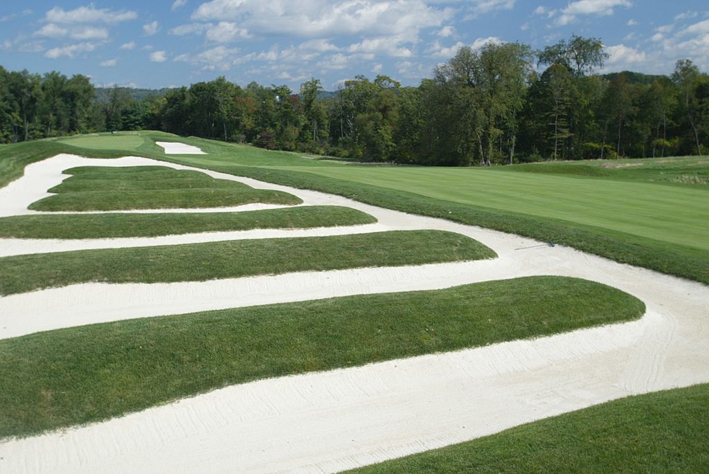 General view of the church pew bunkering on the 15th hole