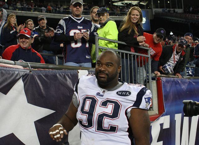 Albert Haynesworth chats with the fans.