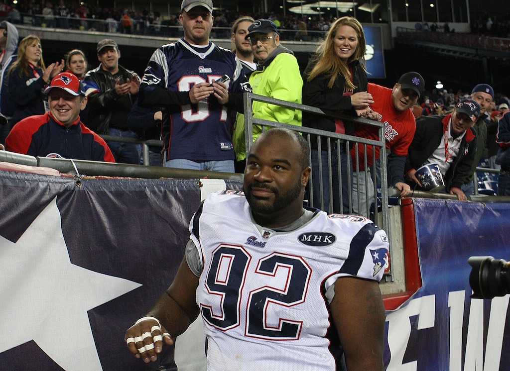 Albert Haynesworth chats with the fans.