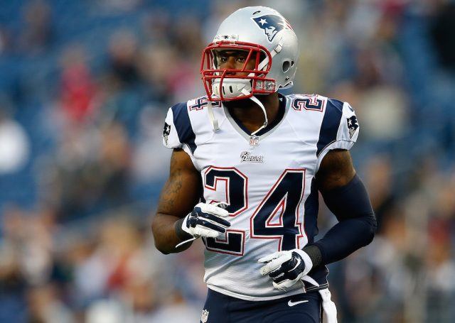 Darrelle Revis runs into position.