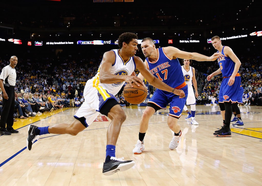 James McAdoo dribbles along the baseline.