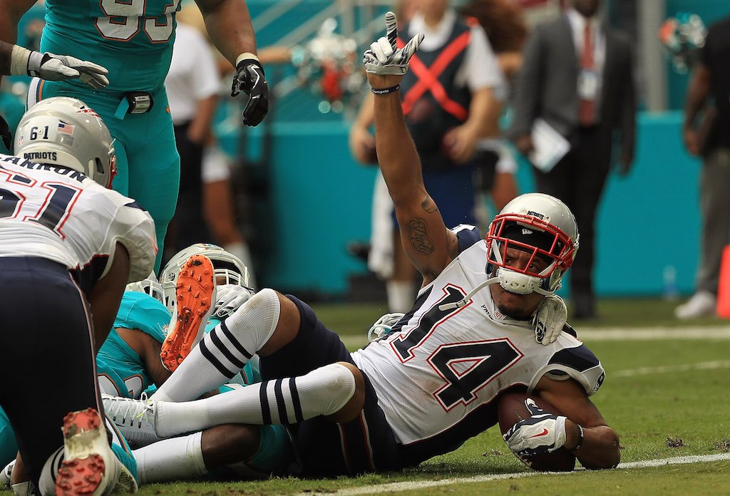 Michael Floyd scores a touchdown for the Pats.