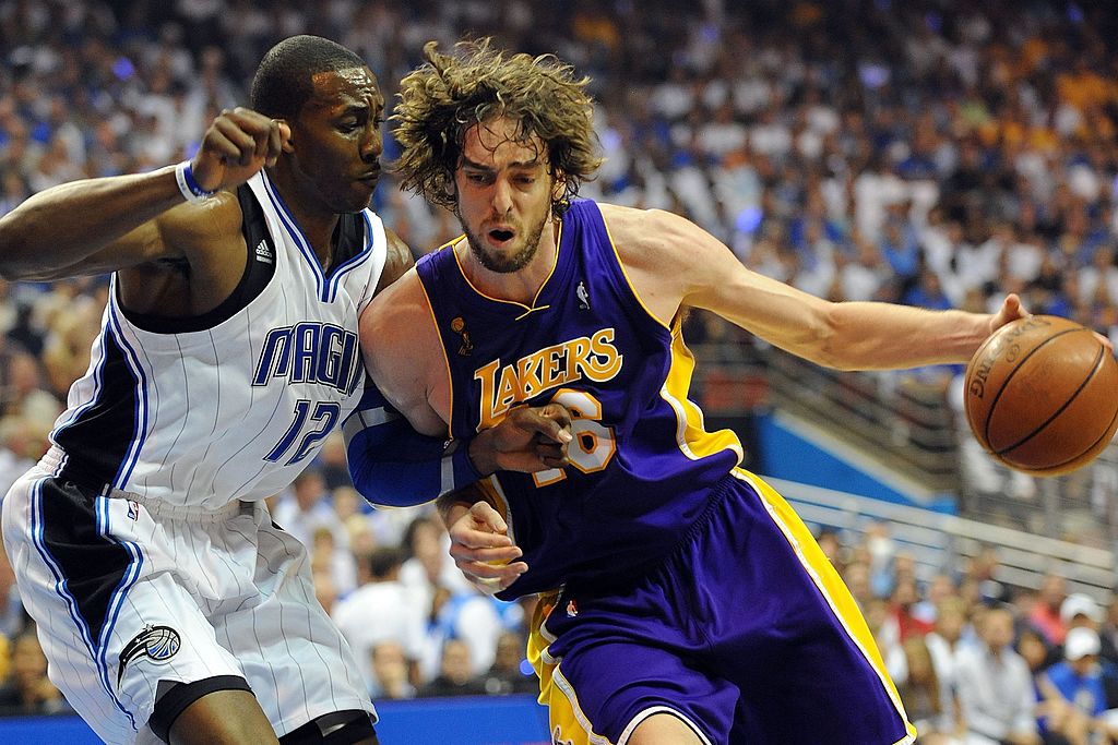 Pau Gasol goes to work against Dwight Howard.