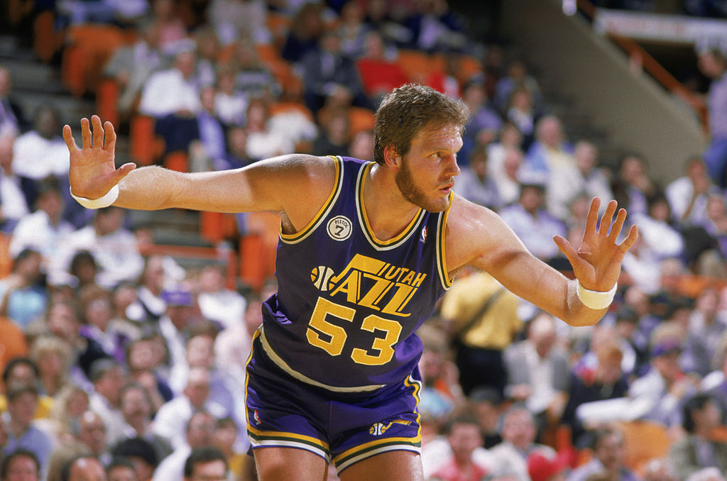 Mark Eaton prepares to play defense.