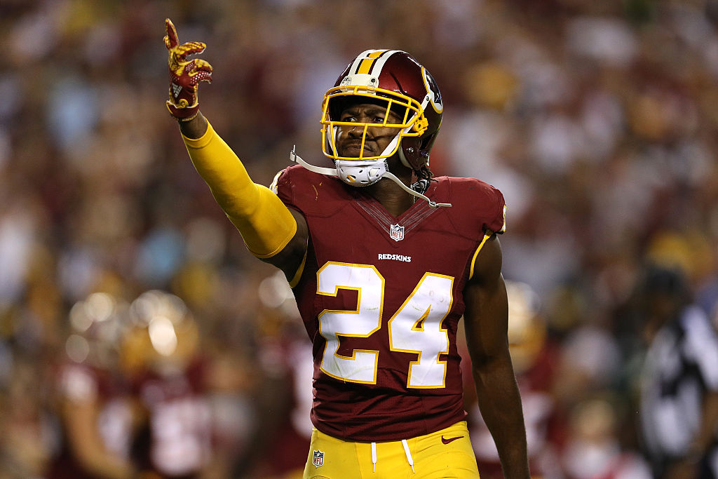 Defensive back Josh Norman #24 of the Washington Redskins acknowledges the crowd in the second quarter against the Pittsburgh Steelers at FedExField on September 12, 2016 in Landover, Maryland. (Photo by Patrick Smith/Getty Images)