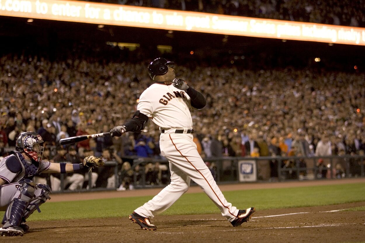Barry Bonds becomes the all-time MLB home run leader in August 2007