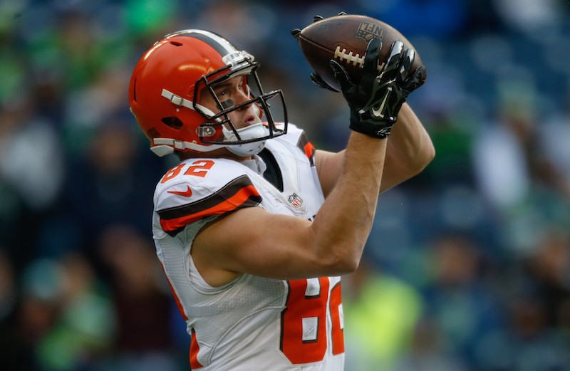 Tight end Gary Barnidge #82 of the Cleveland Browns warms up prior to a game.