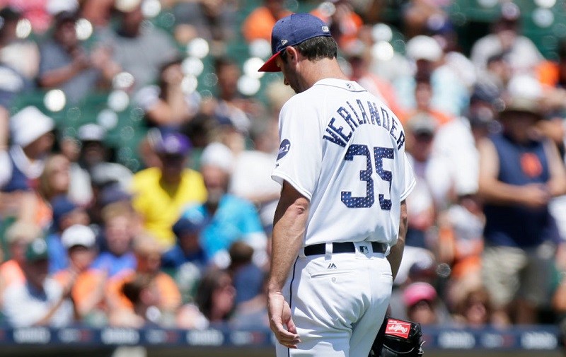 Justin Verlander of the Detroit Tigers heads for the dugout.