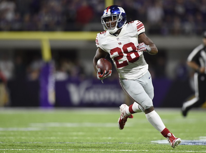 Paul Perkins #28 of the New York Giants carries the ball.