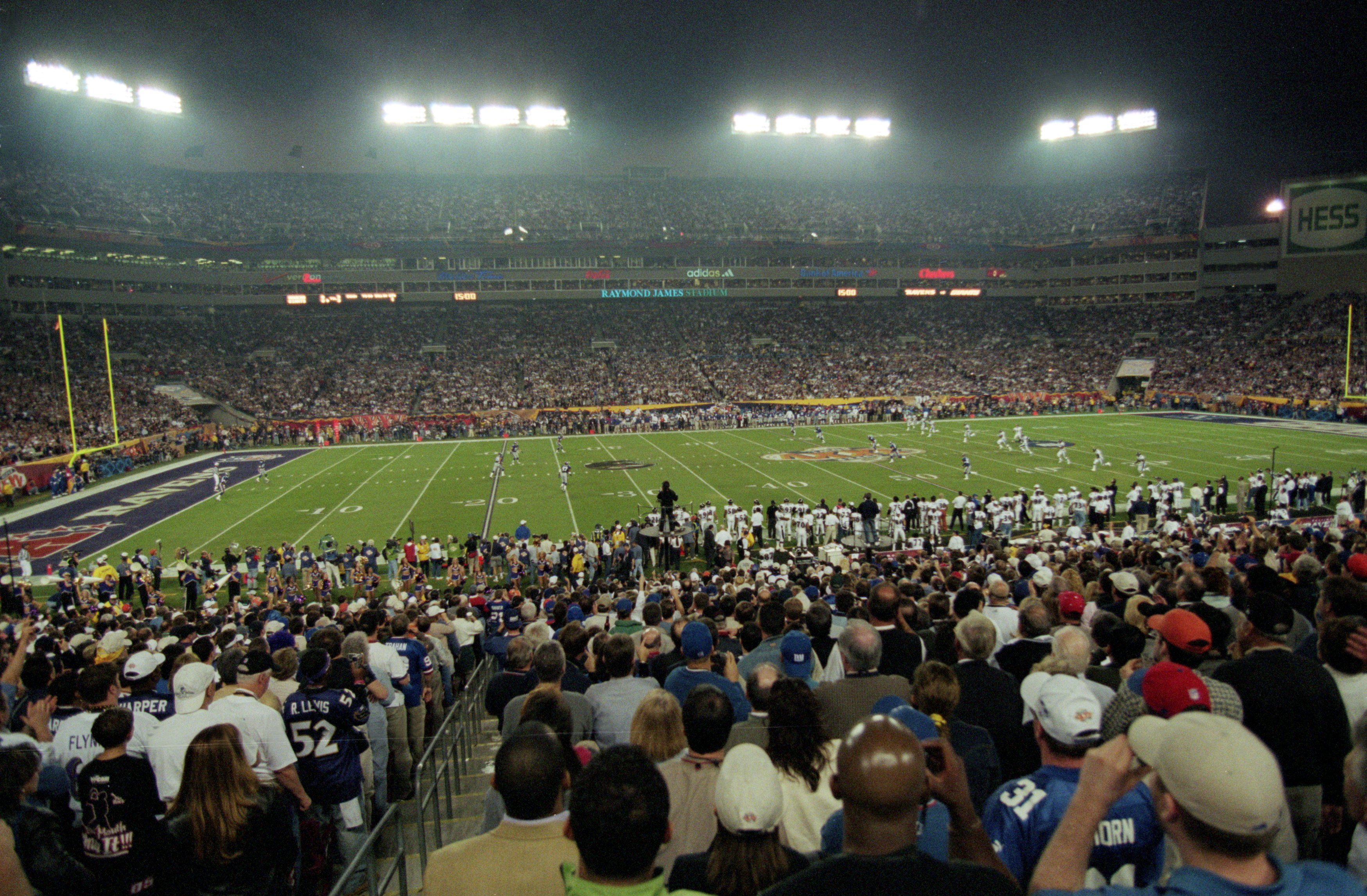 A view of the kick off during the Super Bowl XXXV Game between the New York Giants and the Baltimore Ravens at the Raymond James Stadium in Tampa, Florida. A view of the kick off during the Super Bowl XXXV Game between the New York Giants and the Baltimore Ravens at the Raymond James Stadium in Tampa, Florida.