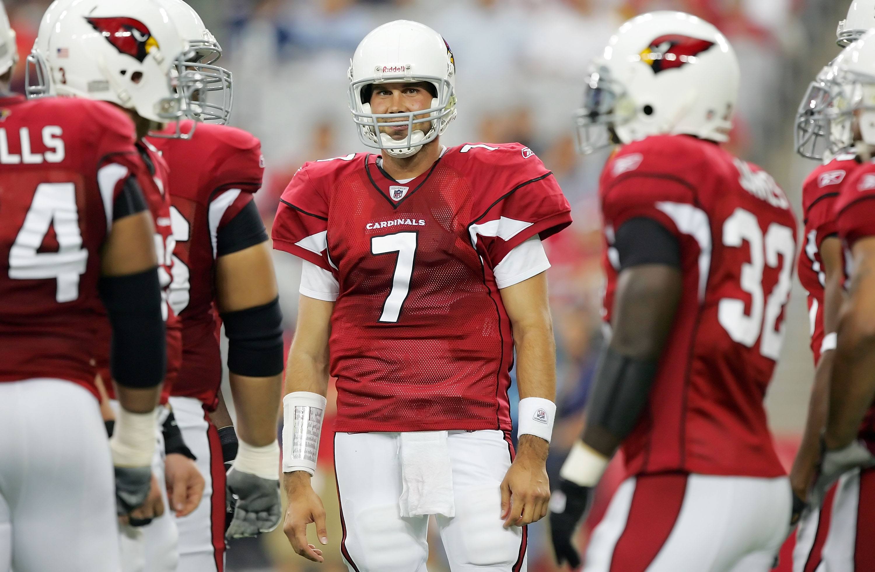 Matt Leinart of the Arizona Cardinals waits with his teammates during a timeout Matt Leinart of the Arizona Cardinals waits with his teammates during a timeout