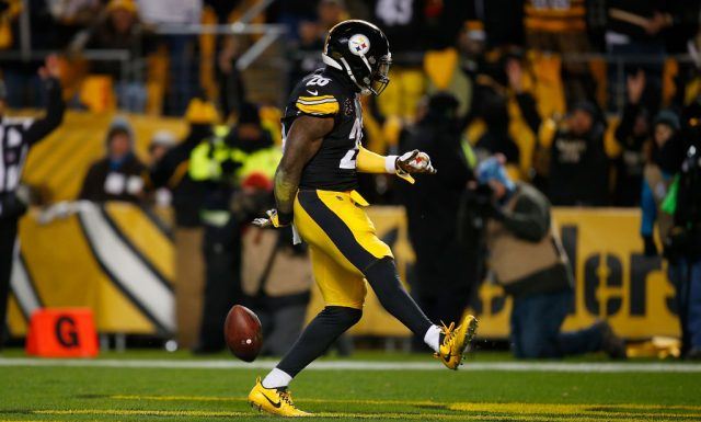 Le'veon bell scores a touchdown Le'veon bell scores a touchdown