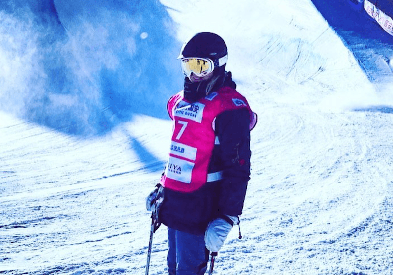 Elizabeth Swaney on a snowy slope. Elizabeth Swaney on a snowy slope.
