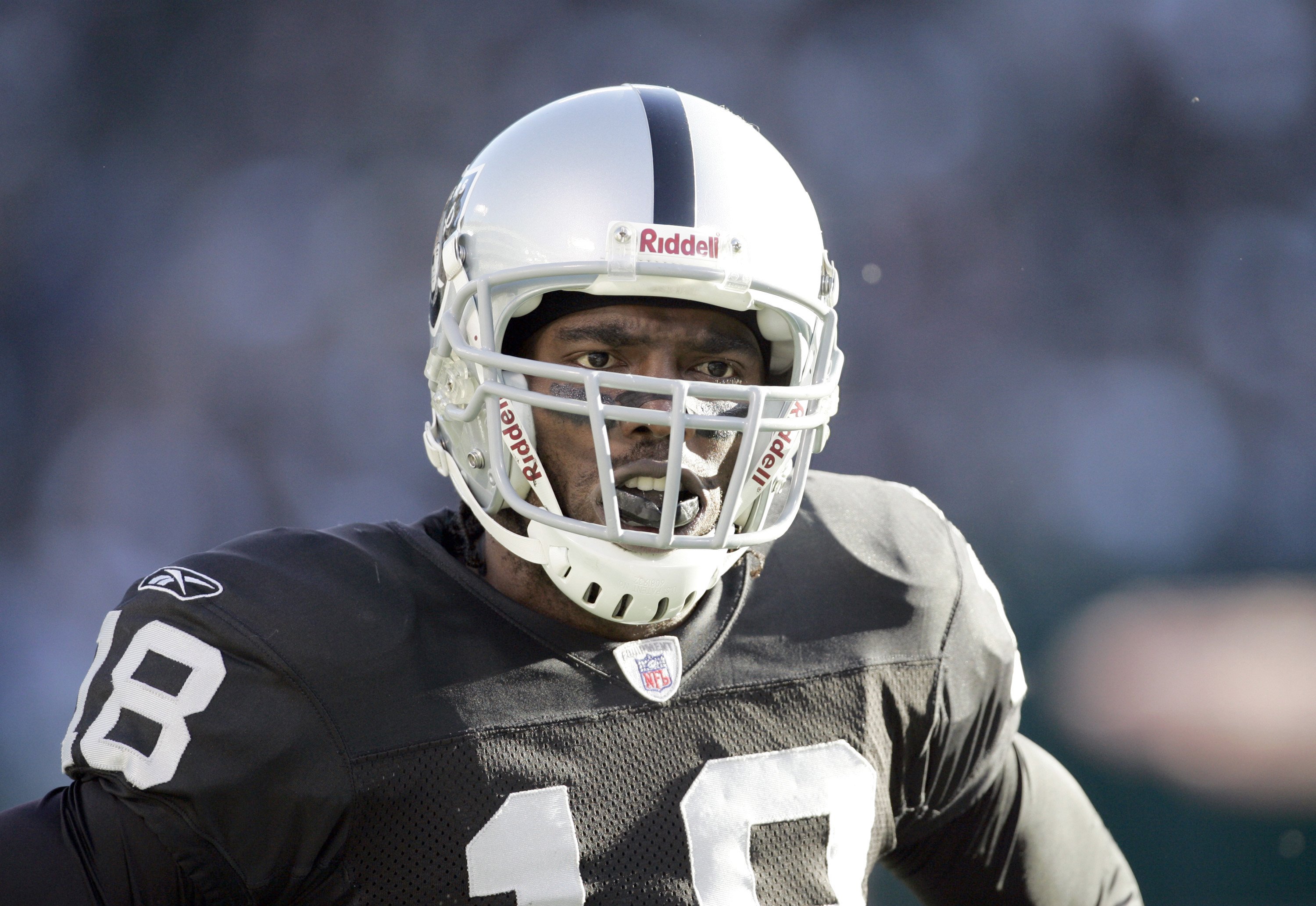 Oakland wide receiver Randy Moss disputes a call. Oakland wide receiver Randy Moss disputes a call.