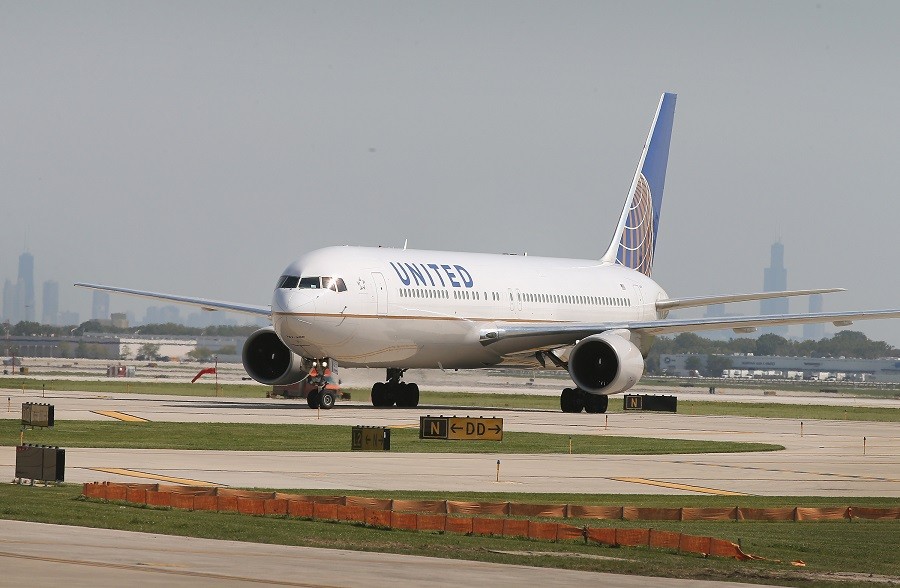 united-airline-jet