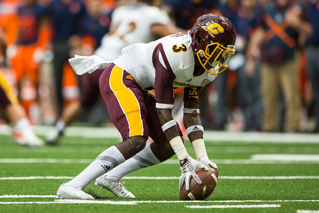 Emmitt Thomas #3 of the Central Michigan Chippewas recovers a bobbled kickoff return