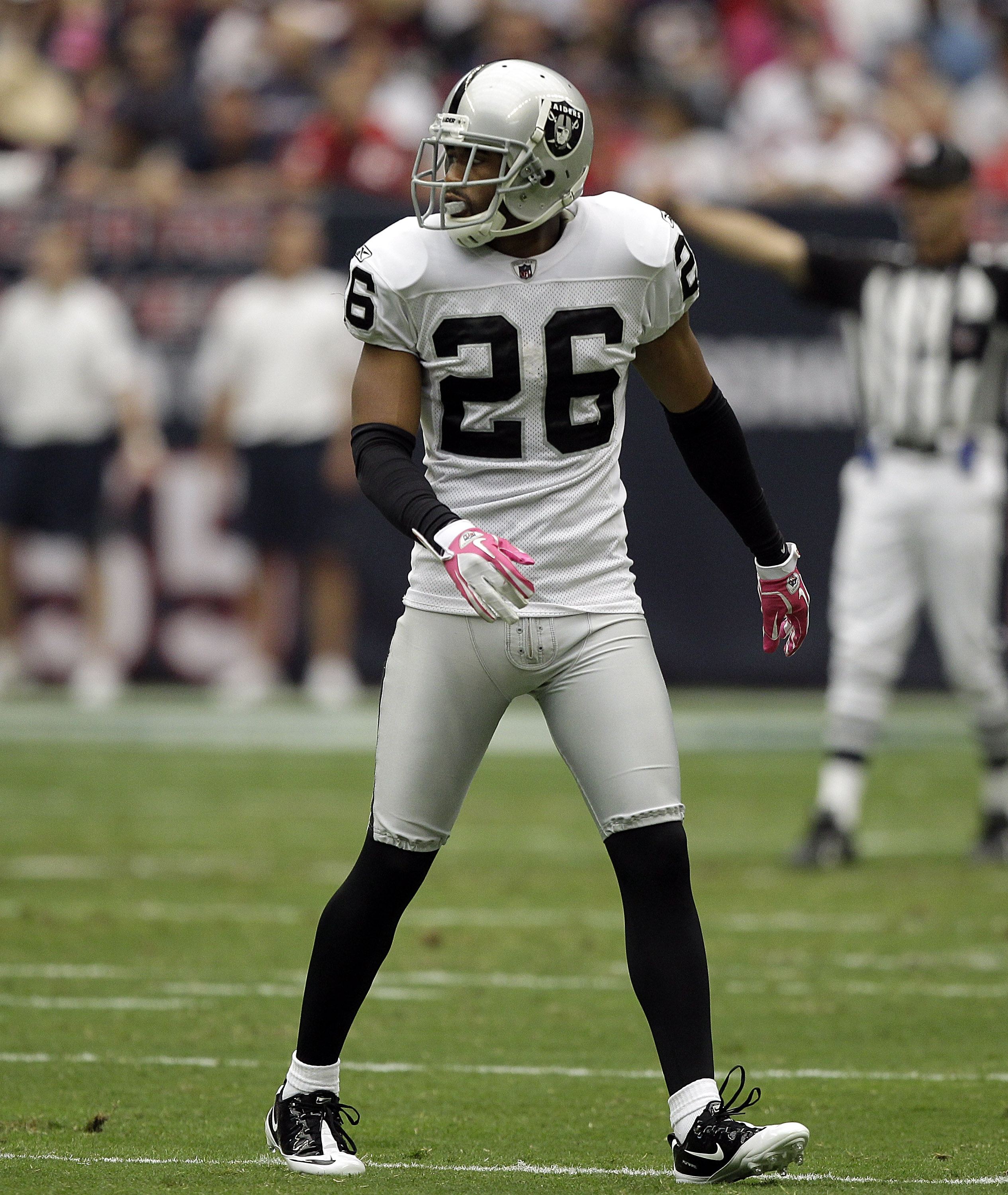 Stanford Routt #26 of the Oakland Raiders