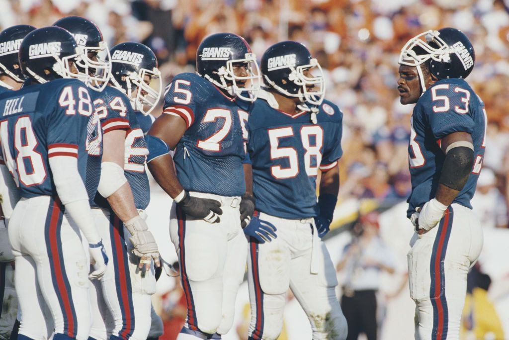 New York Giants linebacker Harry Carson