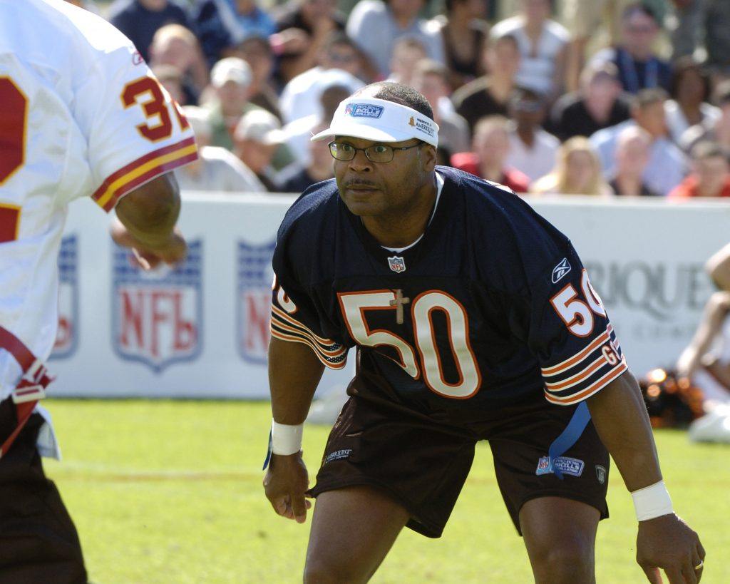 Chicago Bears linebacker Mike Singl