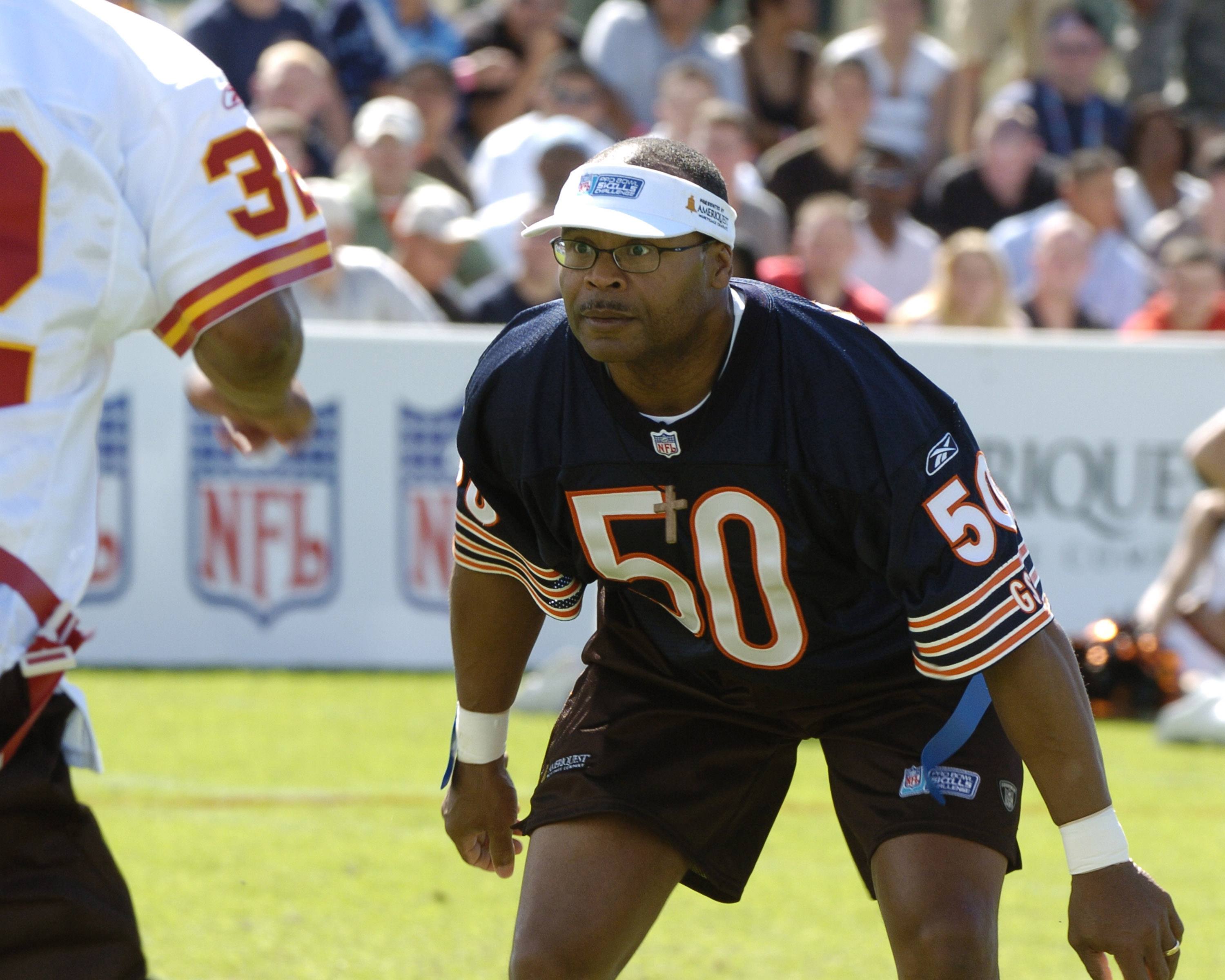 Chicago Bears linebacker Mike Singl