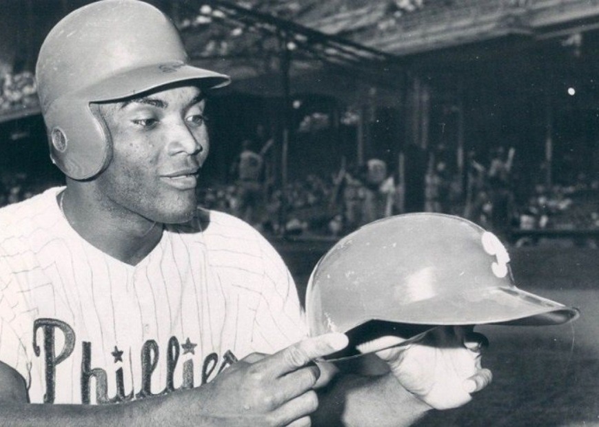 Tony Gonzalez of the Phillies becomes the first NL player to wear a batting helmet with a molded flap to protect his ear in 1964