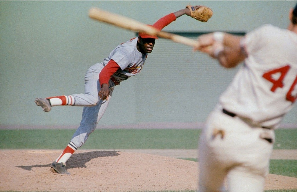 Cardinals ace Bob Gibson faces off with Ken Harrelson of Red Sox in Game 1 of 1967 World Series