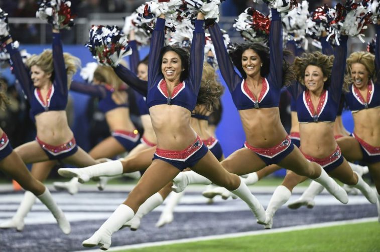Patriots cheerleaders