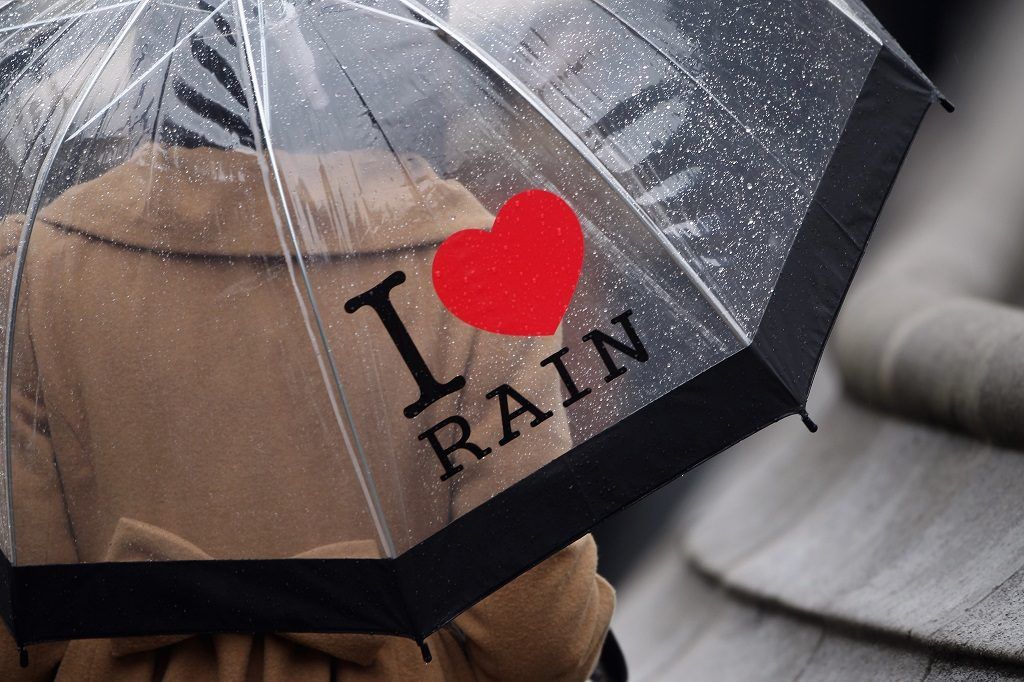 Regenschirm an einem regnerischen Tag