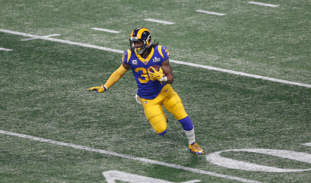 Todd Gurley plans to try a unique medical treatment to heal his knee.