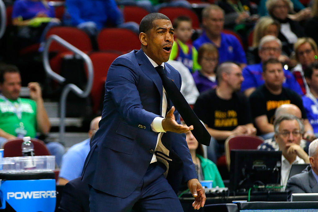 Kevin Ollie could be on the shortlist to replace Luke Walton as Los Angeles Lakers coach.