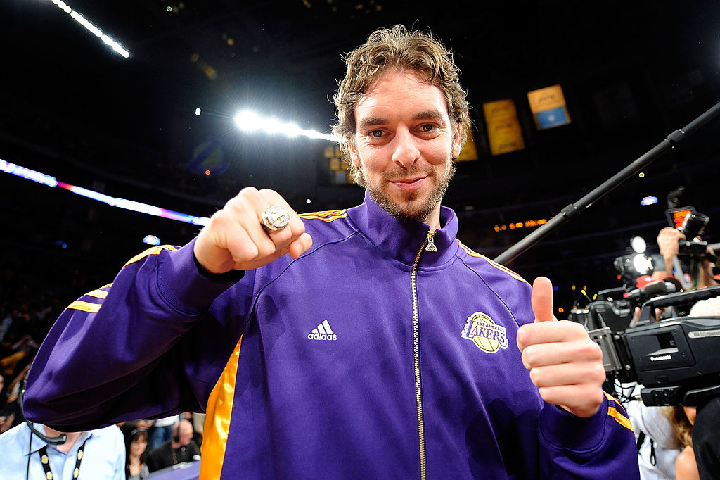 The Los Angeles Lakers that won the NBA Finals in 2009 had some of the most extravagant championship rings ever.