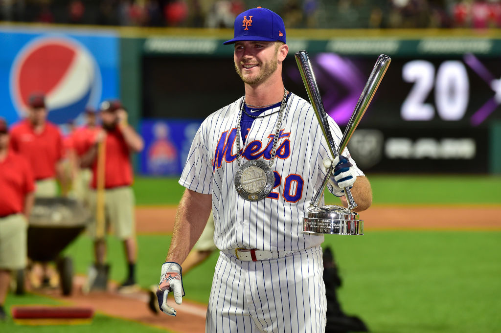 Pete Alonso celebrates winning the Home Run Derby