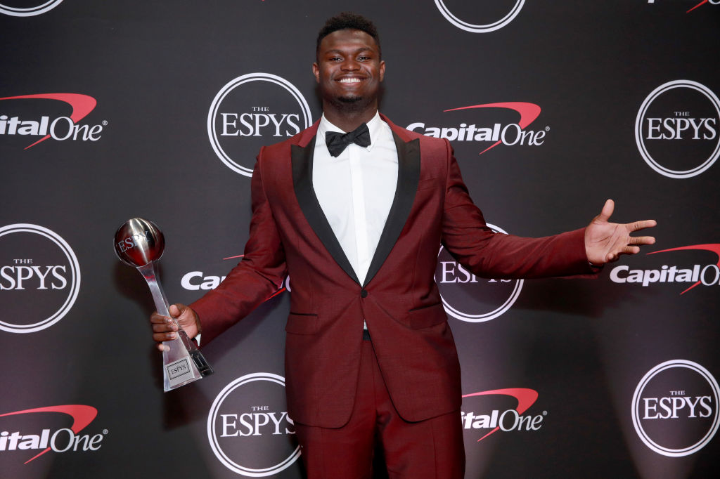 Zion Williamson poses with his ESPY for Best College Athlete