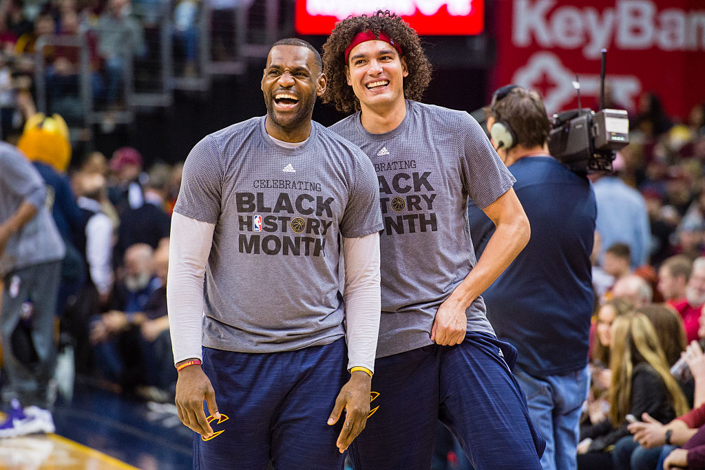 Cleveland Cavaliers - LeBron James and Anderson Varejao in 2016