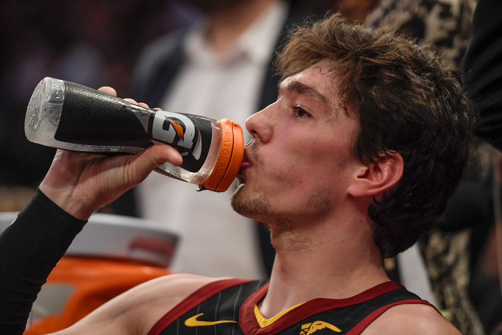 Do NBA and NFL Players Really Drink Gatorade?