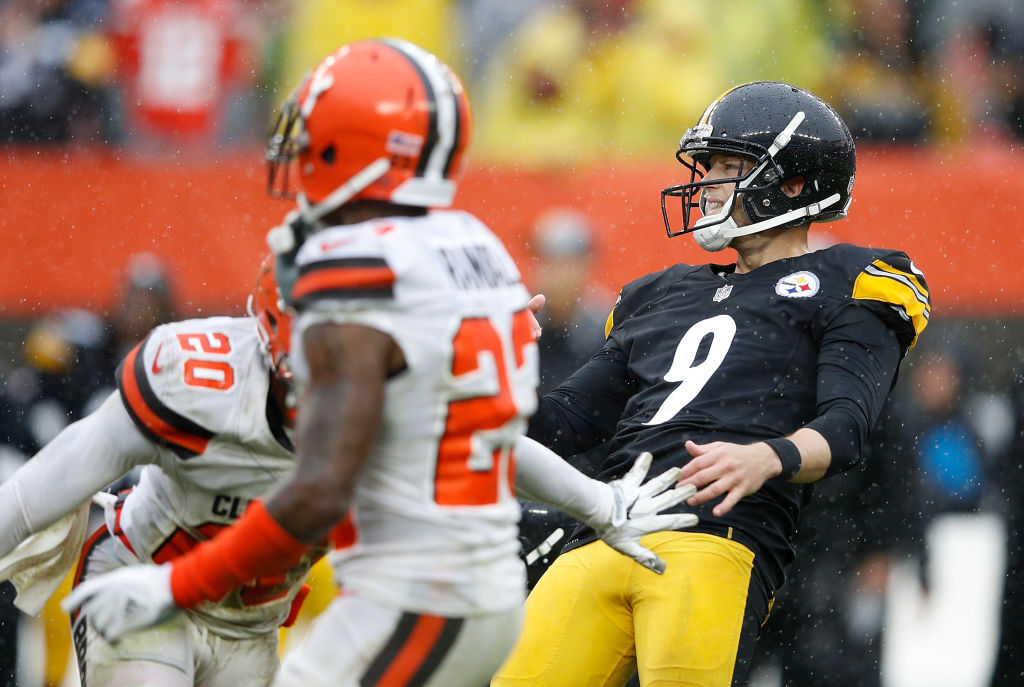 Chris Boswell fails to convert on a 42-yard field goal attempt