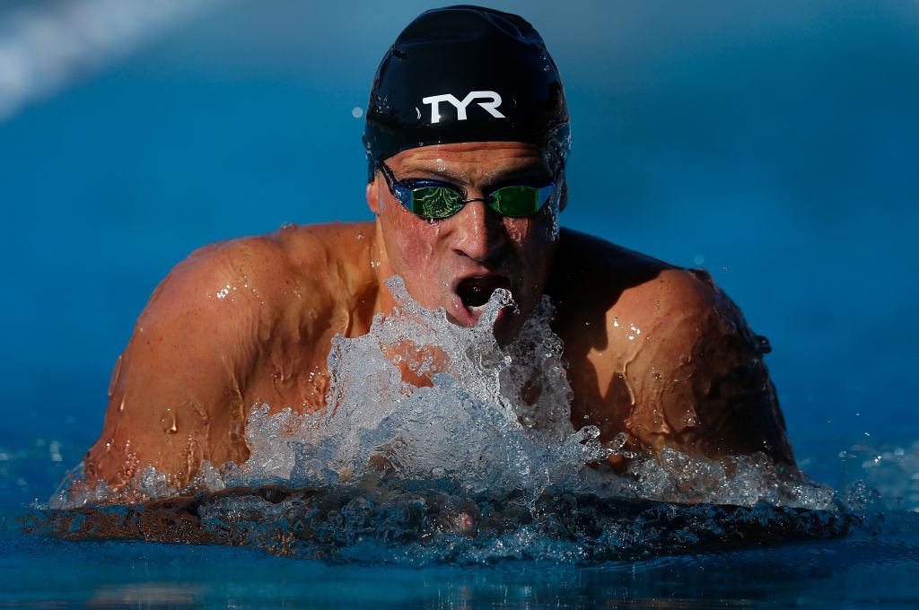 Ryan Lochte swims to victory in the Men's 200m Individual Medley