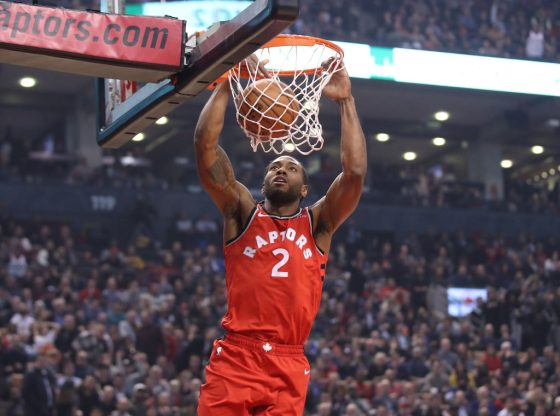 Kawhi Leonard dunk