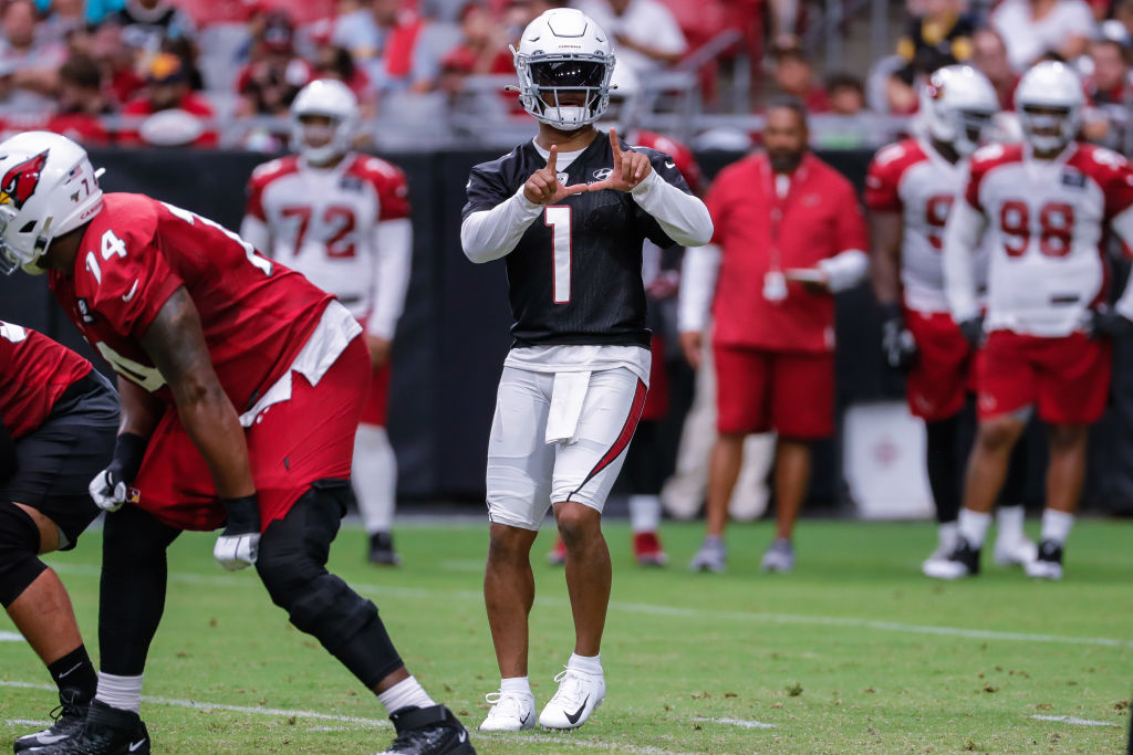Arizona Cardinals quarterback Kyler Murray says he doesn't feel any pressure even though he was a No. 1 draft pick who turned down a baseball career for the NFL.