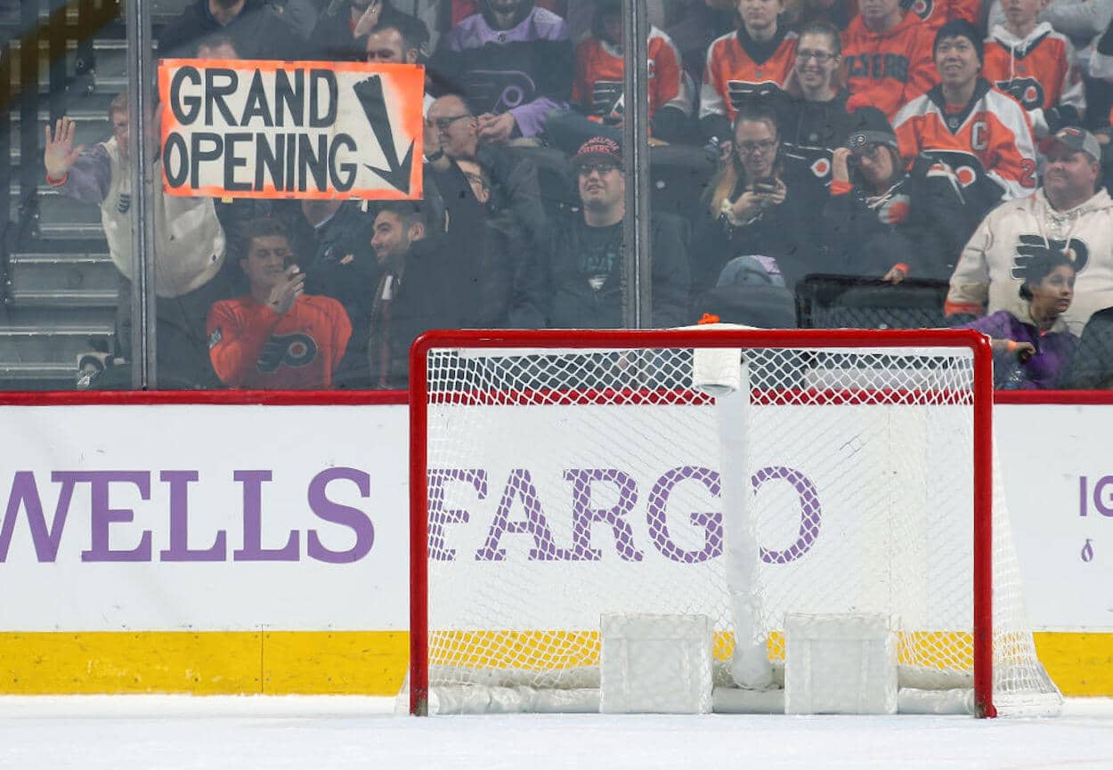 Statistics Say This Is When NHL Teams Should Pull the Goalie