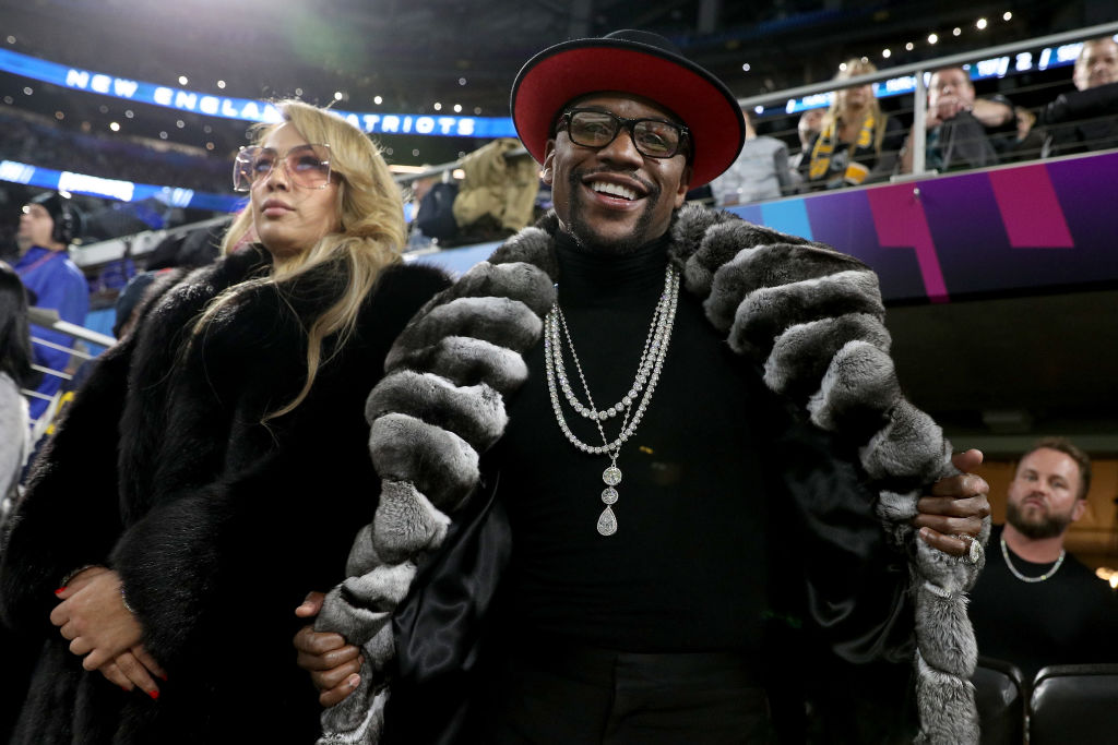 Floyd Mayweather dressed up at Super Bowl