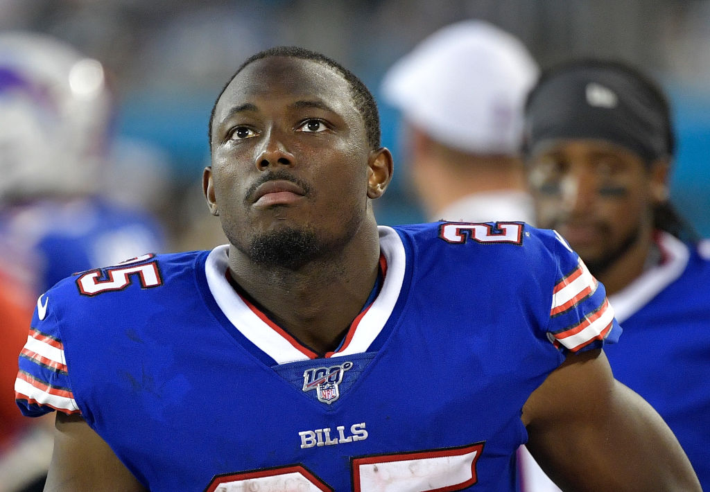 LeSean McCoy #25 of the Buffalo Bills checks the scoreboard