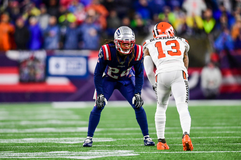 Darrelle Revis calls the Patriots' Stephon Gilmore (left) the best cornerback in the NFL.